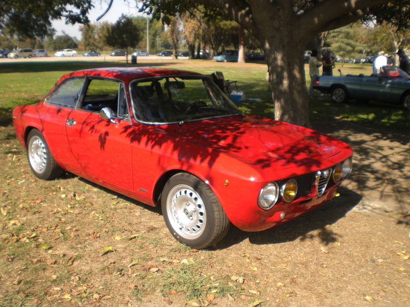 Illustration for article titled Cool French and Italian Cars in the Valley (Part Deux)